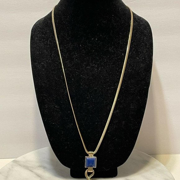 AVON SAQ MAJESTIC BEAUTY LONG GOLD TONE Flat CHAIN - Picture 3 of 10